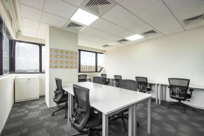 Regus The District